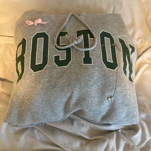 🧺🌷   ˚ + .   brandy melville boston christy hoodie  ⊹ ｡